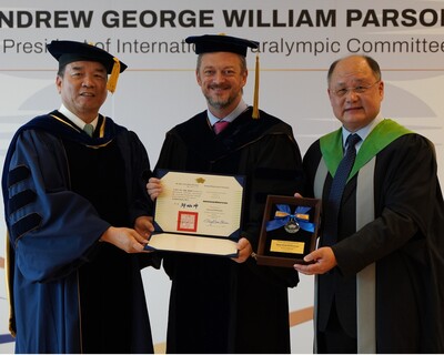 IPC會長Andrew George William Parsons名譽博士學位頒授典禮圖片